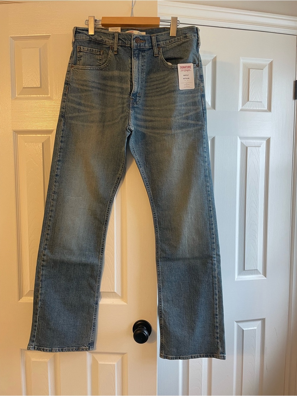 Signature by Levi Strauss Men's Straight-Leg Jeans in Light Blue